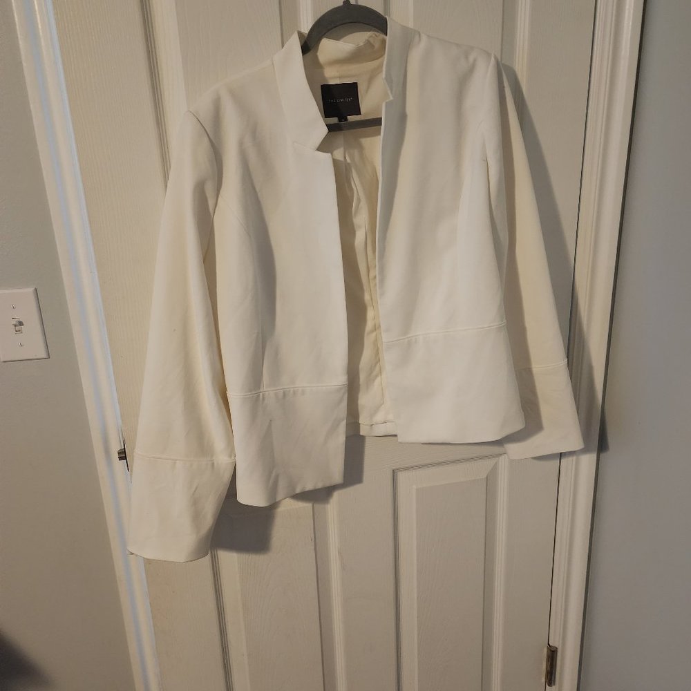 White cropped blazer